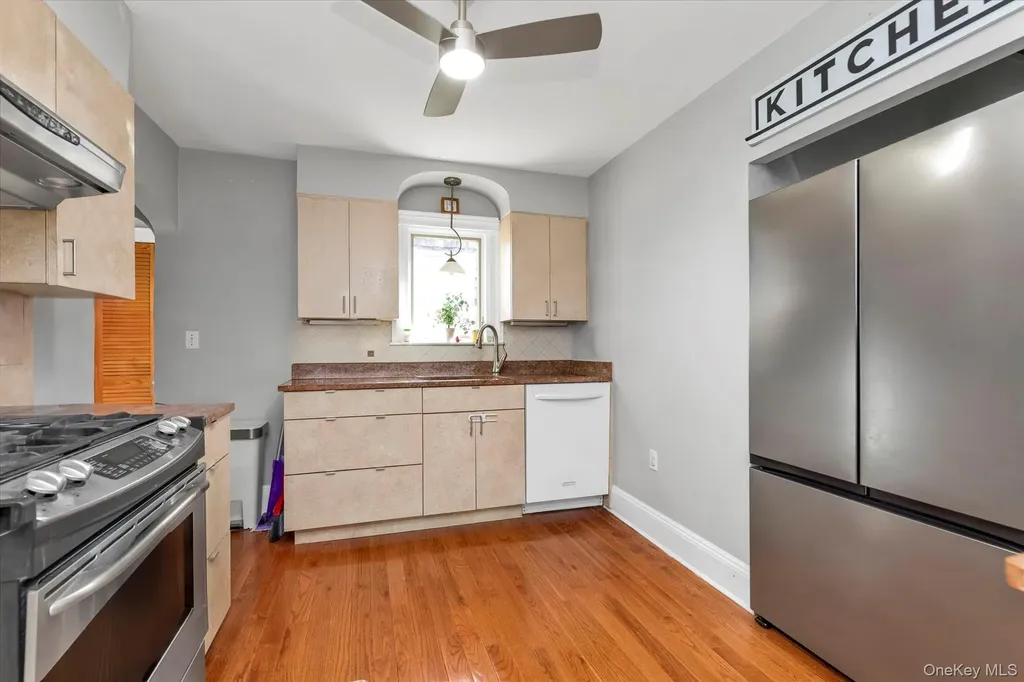 81 Stuart Street Lynbrook NY 11563