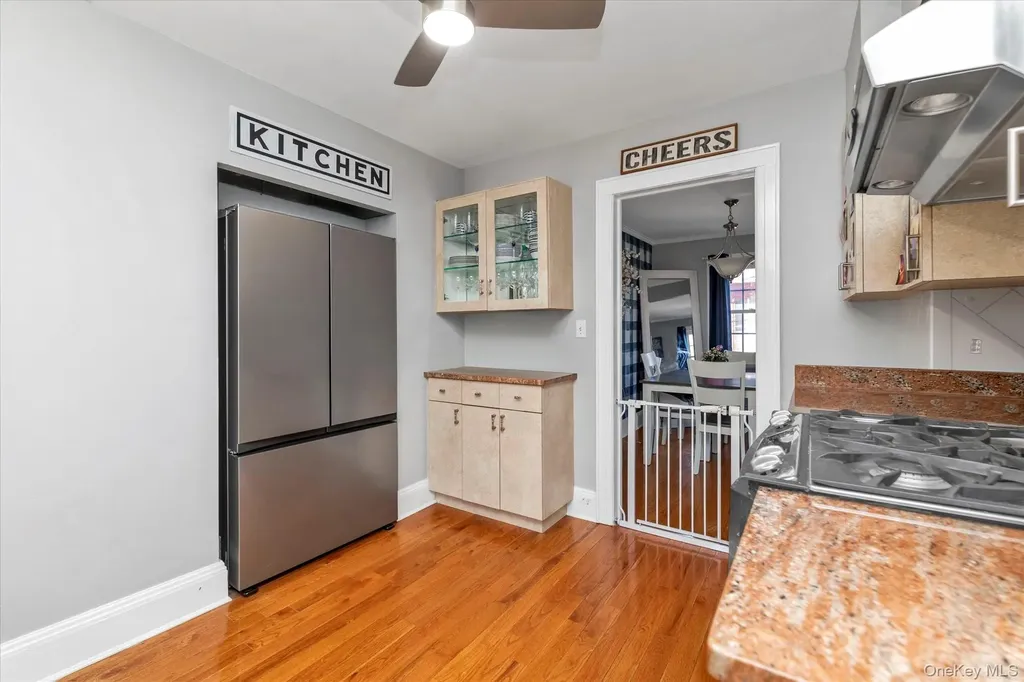 81 Stuart Street Lynbrook NY 11563