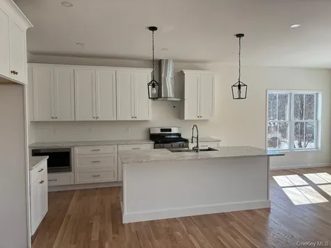 3 Rosewood Lane Salisbury Mills NY 12577