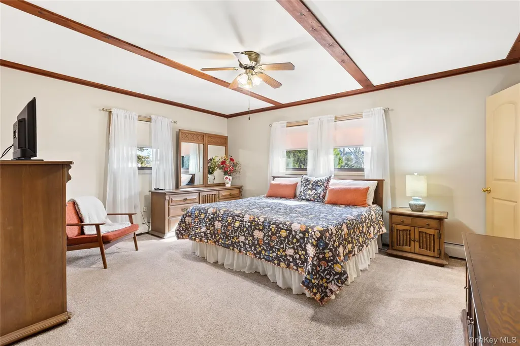 7 Montgomery Lane Bay Shore NY 11706
