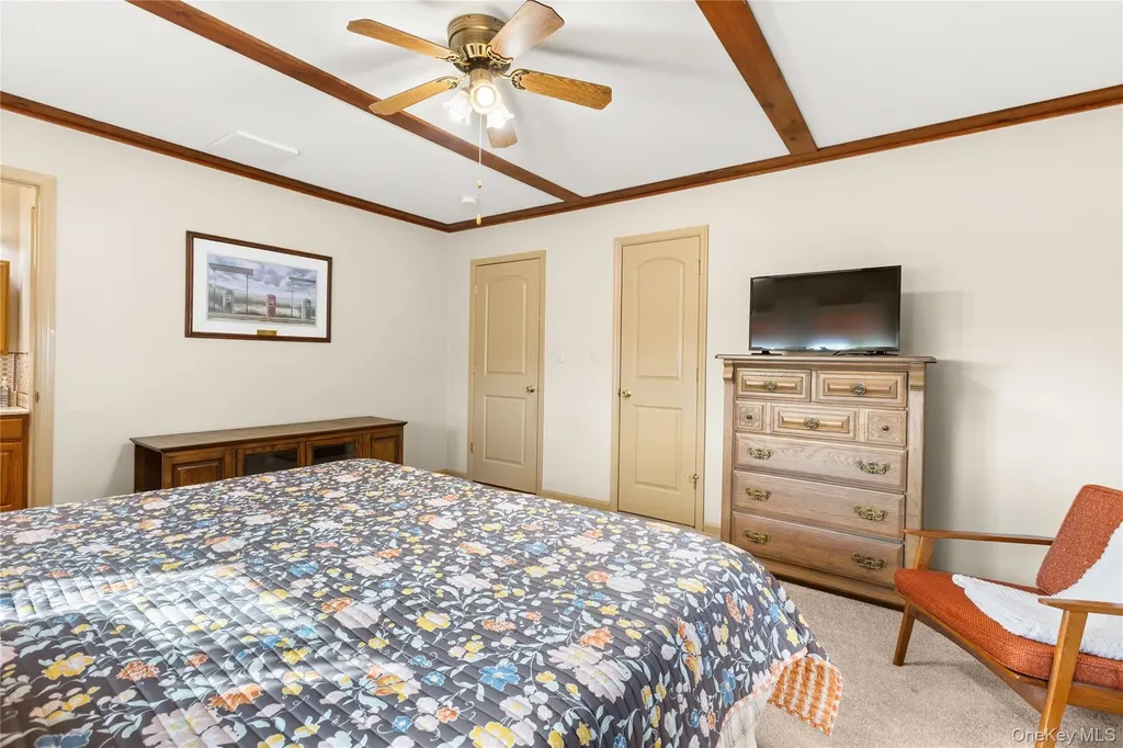 7 Montgomery Lane Bay Shore NY 11706