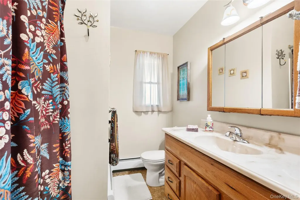 7 Montgomery Lane Bay Shore NY 11706