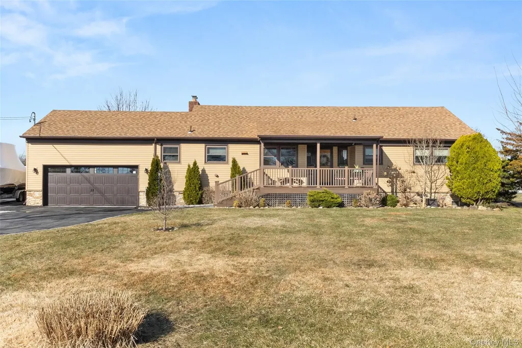 7 Montgomery Lane Bay Shore NY 11706