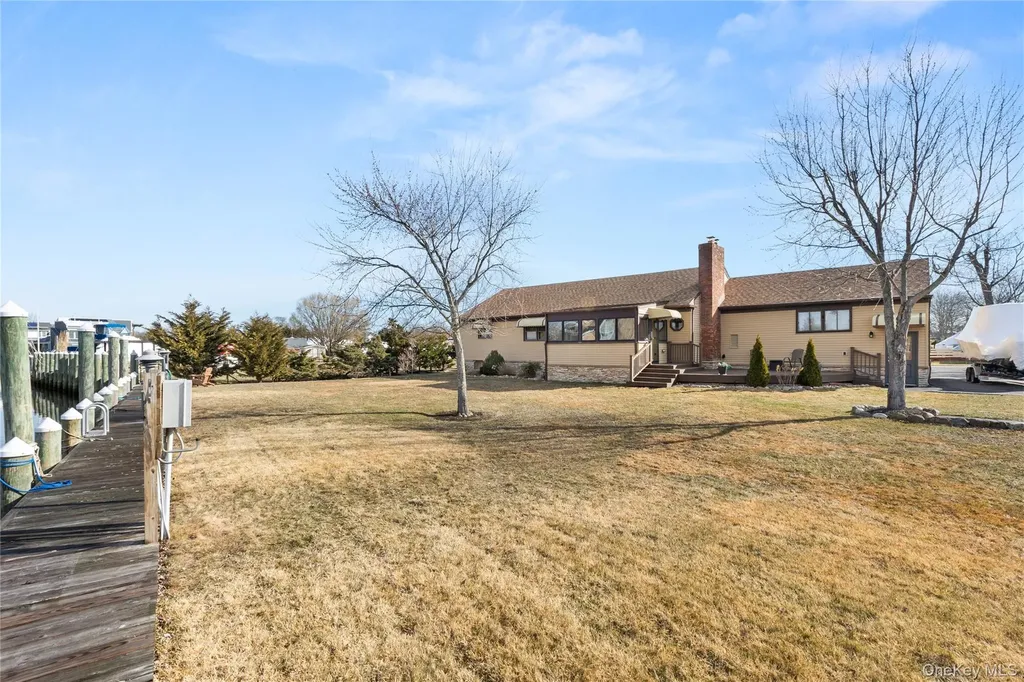 7 Montgomery Lane Bay Shore NY 11706