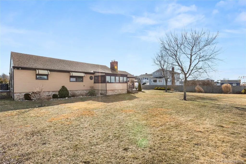 7 Montgomery Lane Bay Shore NY 11706