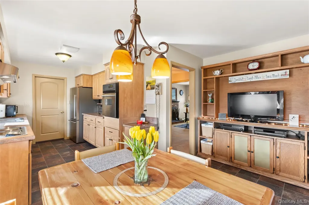 7 Montgomery Lane Bay Shore NY 11706