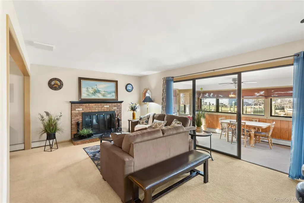 7 Montgomery Lane Bay Shore NY 11706