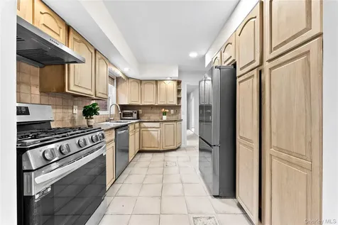 219-01 82nd Avenue Queens Village NY 11427