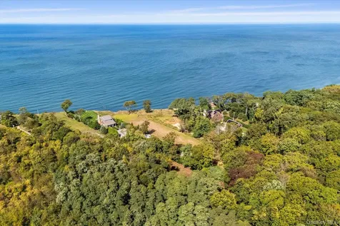 4760 Blue Horizon Bluffs Peconic NY 11958