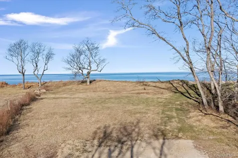 4760 Blue Horizon Bluffs Peconic NY 11958