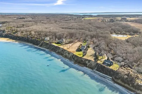 4760 Blue Horizon Bluffs Peconic NY 11958
