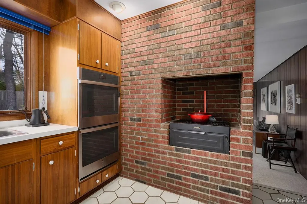 42 Thornwood Drive Poughkeepsie NY 12603