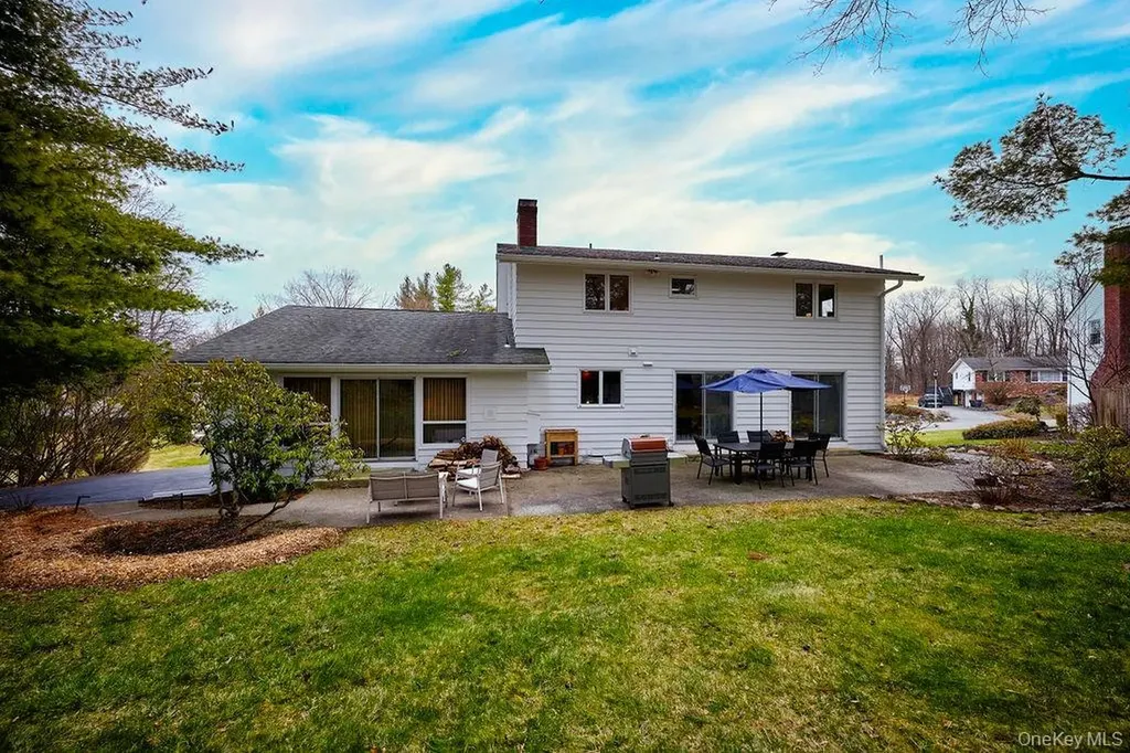 42 Thornwood Drive Poughkeepsie NY 12603