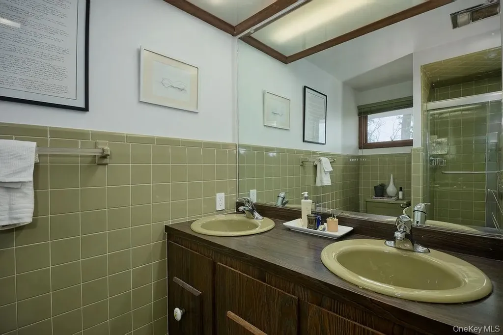 42 Thornwood Drive Poughkeepsie NY 12603