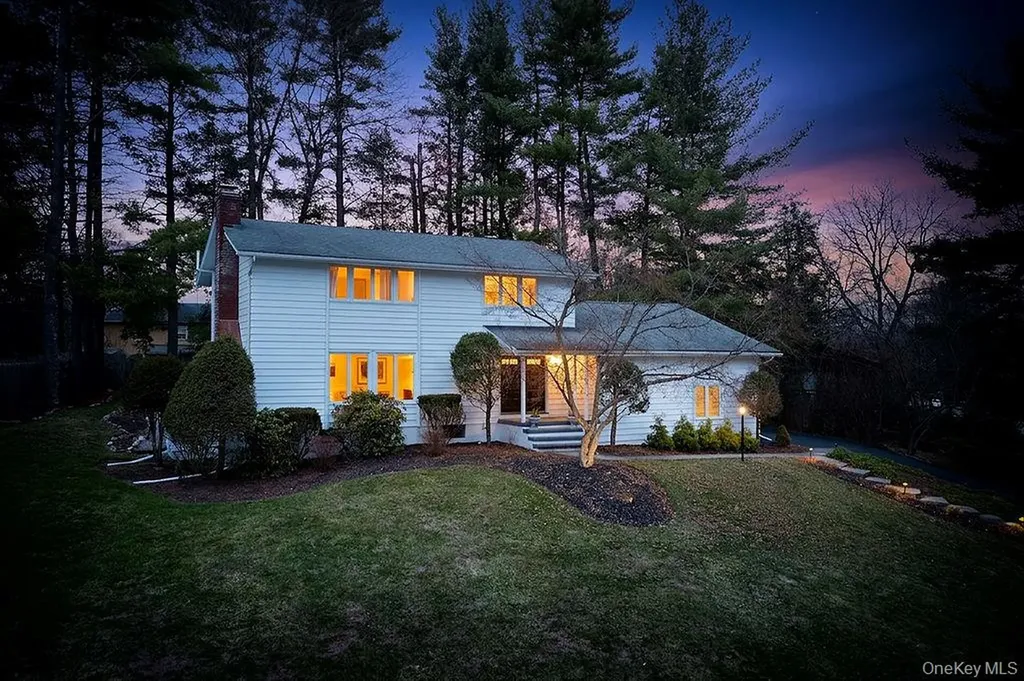 42 Thornwood Drive Poughkeepsie NY 12603