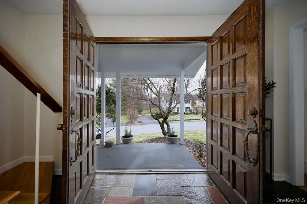 42 Thornwood Drive Poughkeepsie NY 12603