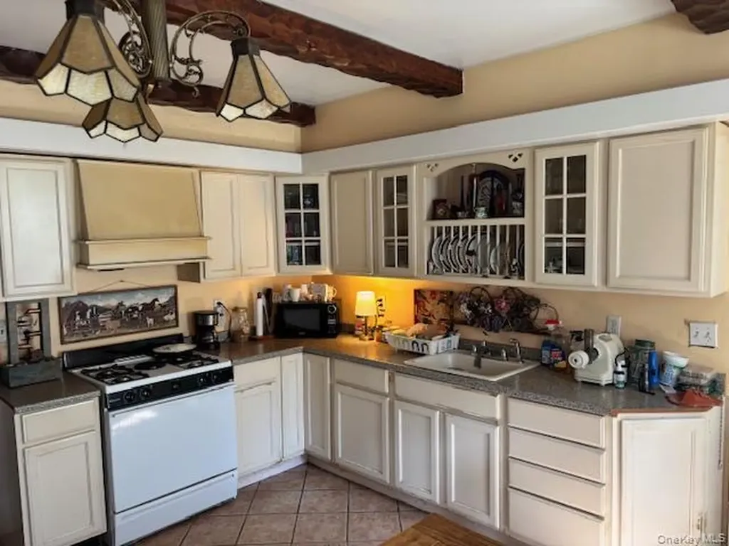 761 E Main Street Riverhead NY 11901
