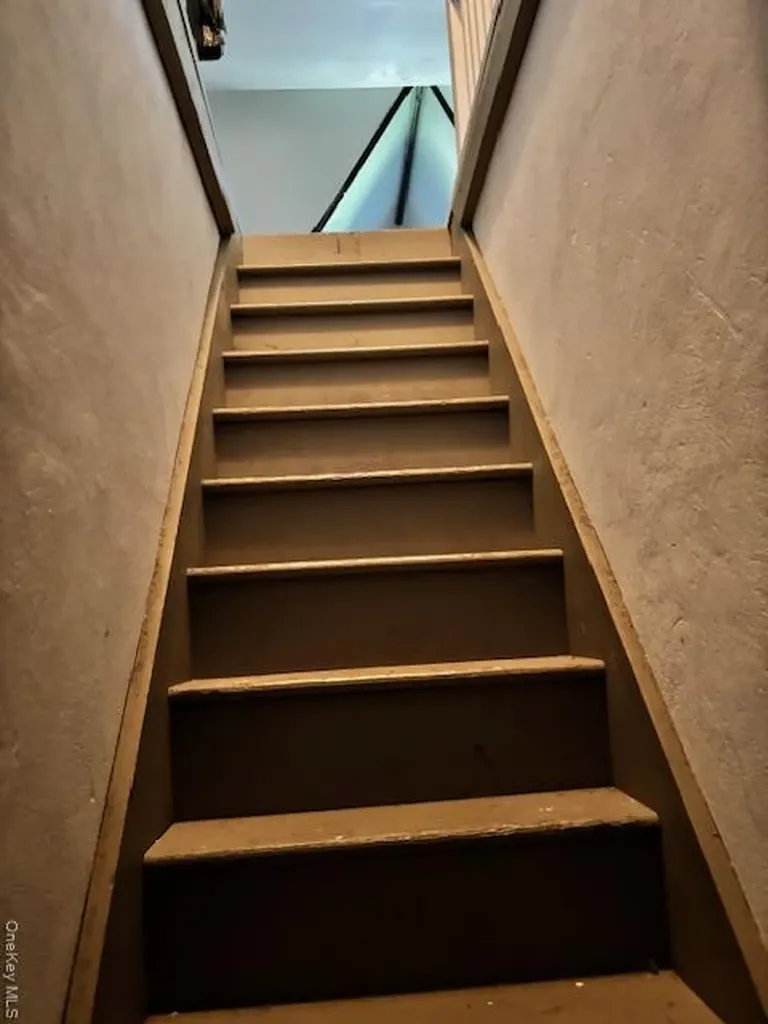761 E Main Street Riverhead NY 11901