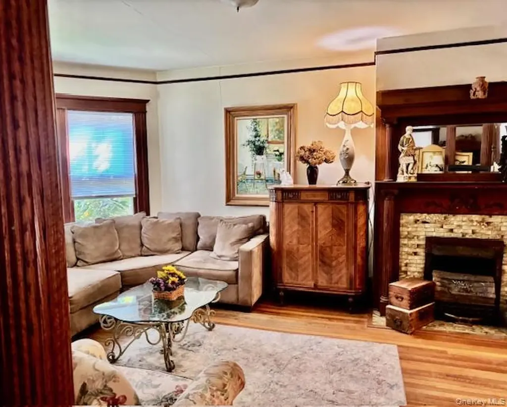 761 E Main Street Riverhead NY 11901