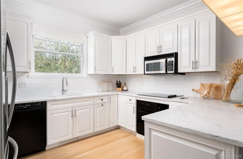 8 Landsend Lane Southampton NY 11968