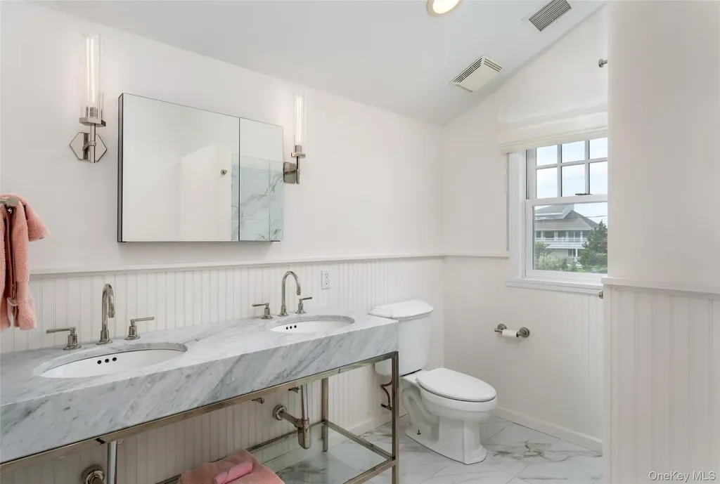 8 Landsend Lane Southampton NY 11968