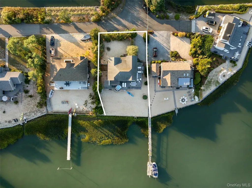 8 Landsend Lane Southampton NY 11968