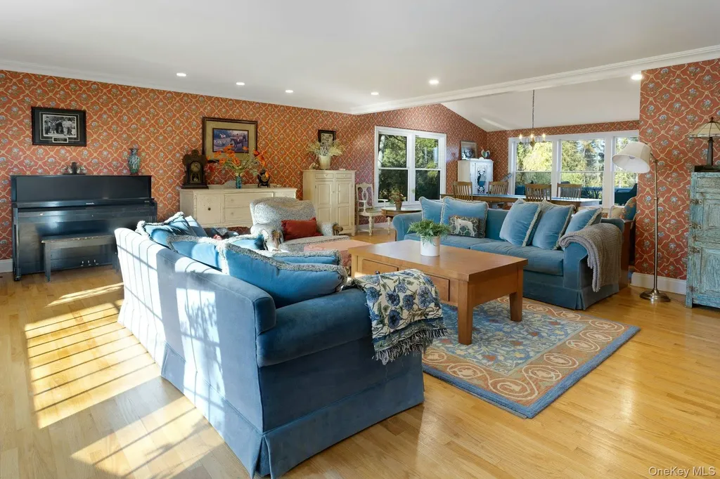 90 Cushman Patterson NY 12563