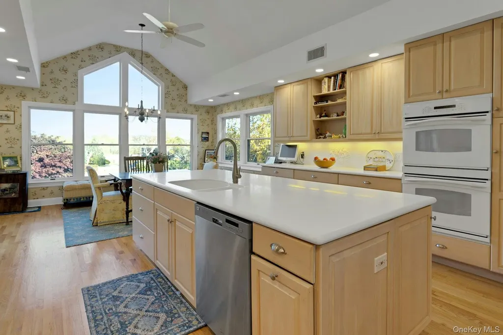 90 Cushman Patterson NY 12563