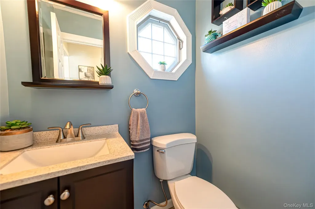 869 Udall Road West Islip NY 11795