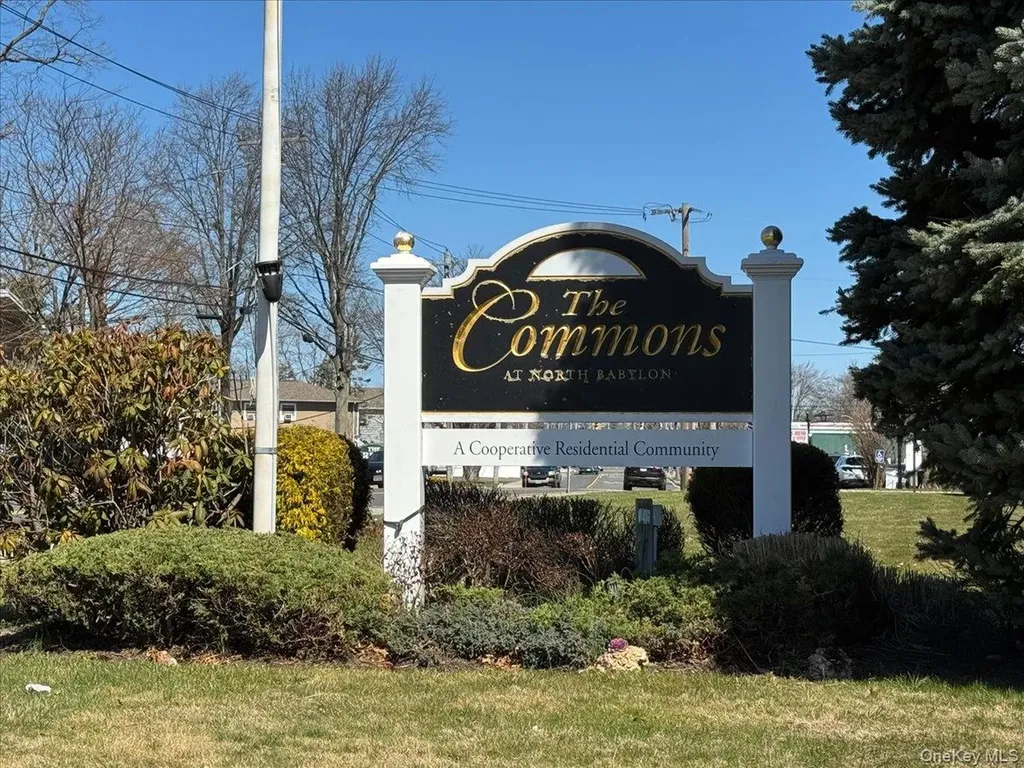 11 Edmunton North Babylon NY 11703