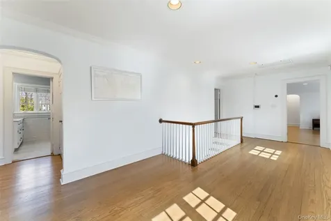 45 Griffen Avenue Scarsdale NY 10583