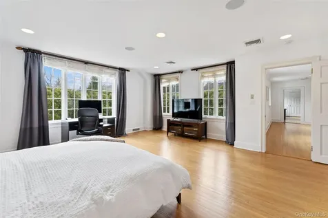 45 Griffen Avenue Scarsdale NY 10583