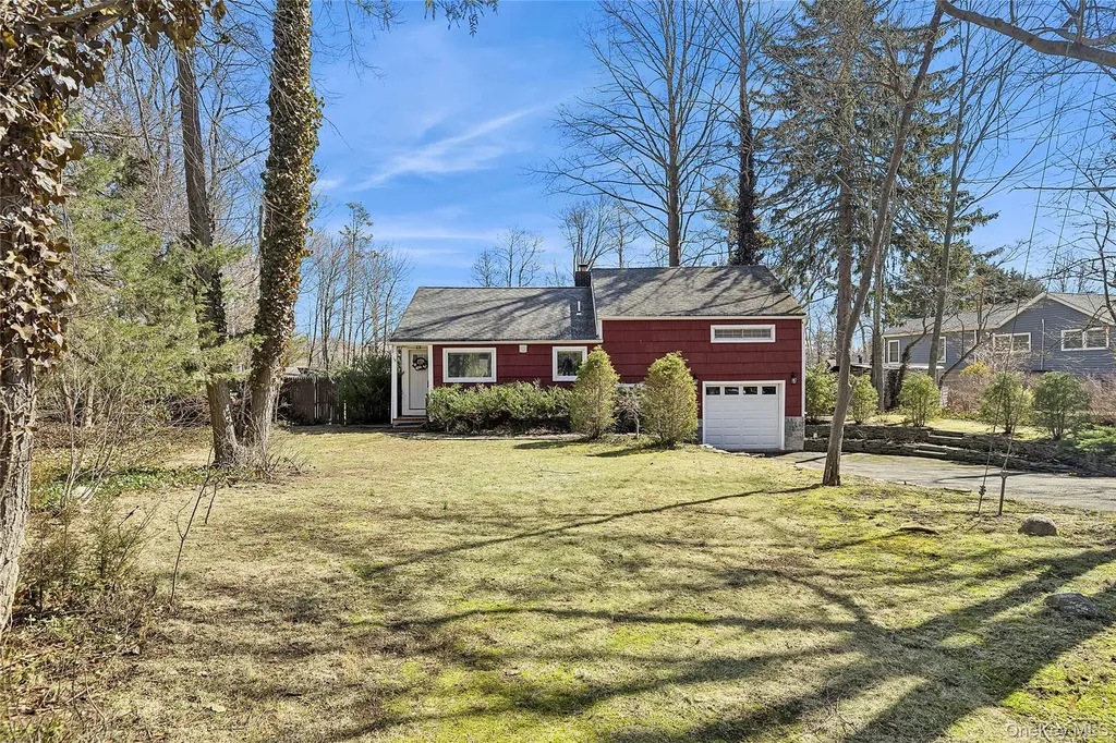 14 Suydam Drive Melville NY 11747