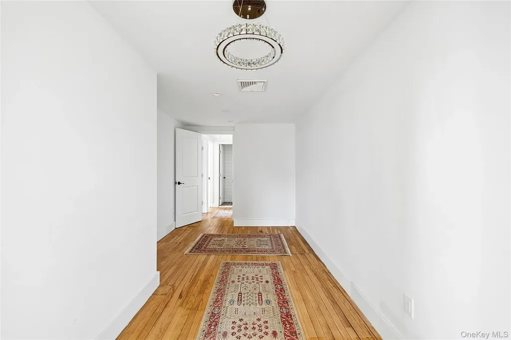14 Suydam Drive Melville NY 11747