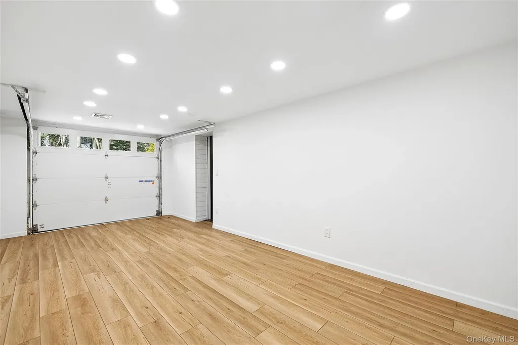 14 Suydam Drive Melville NY 11747