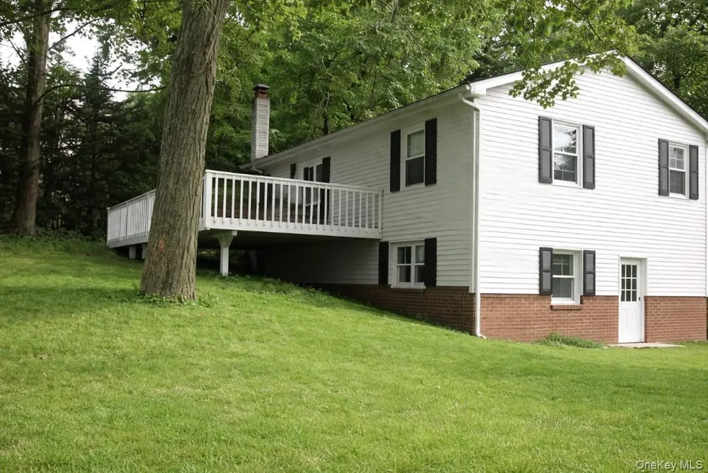 112 Montrose Drive Carmel NY 10512