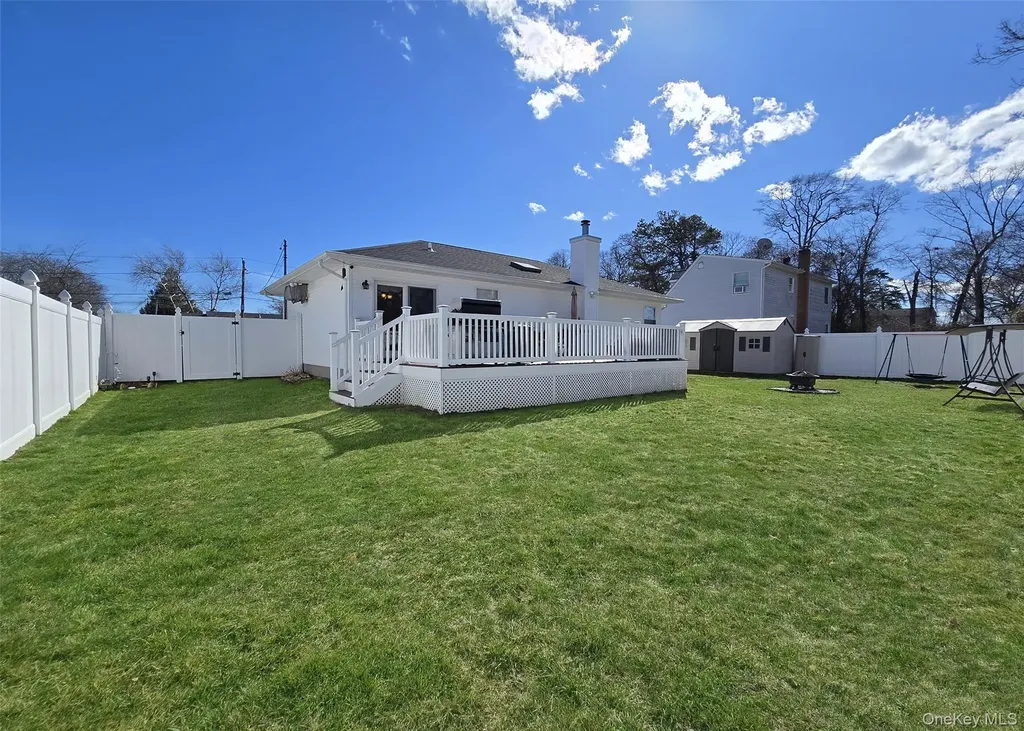 31 Stanley Drive Shirley NY 11967