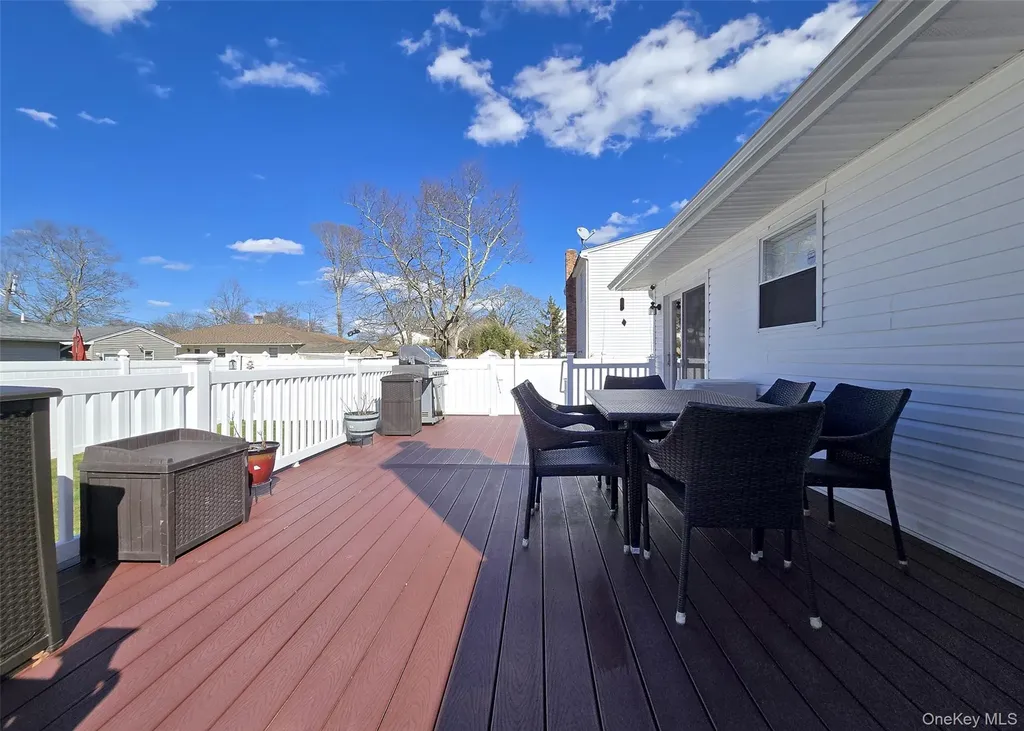 31 Stanley Drive Shirley NY 11967