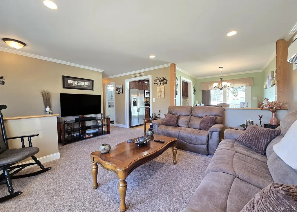 31 Stanley Drive Shirley NY 11967
