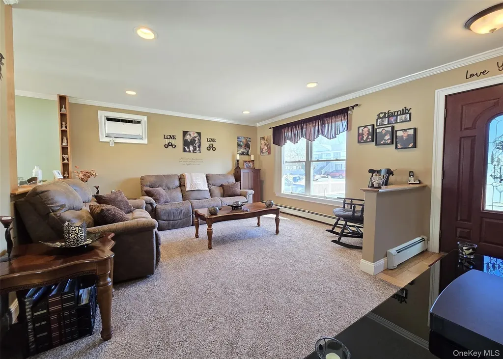 31 Stanley Drive Shirley NY 11967