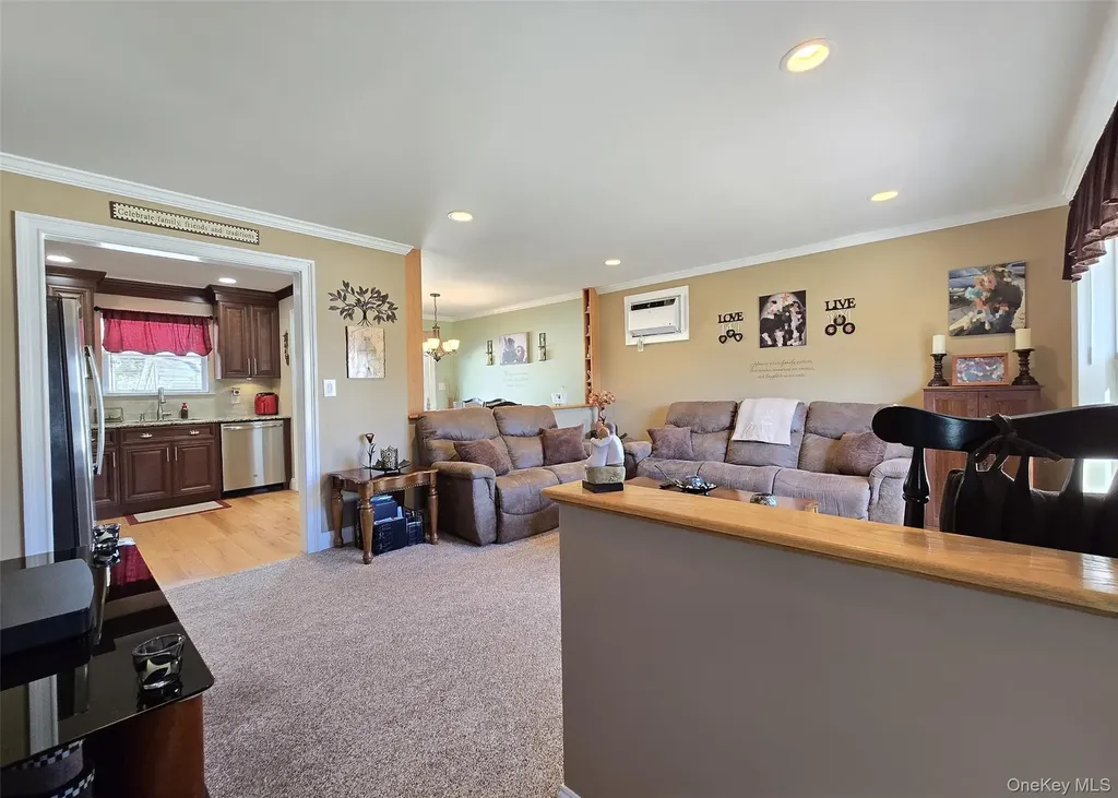 31 Stanley Drive Shirley NY 11967