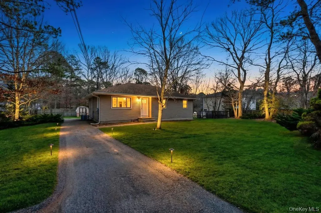 350 Brookhaven Avenue Riverhead NY 11901