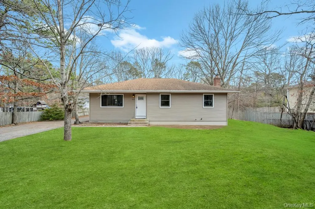 350 Brookhaven Avenue Riverhead NY 11901