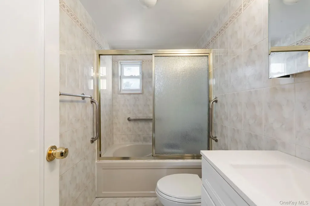 59 Pembrook Drive Mineola NY 11501