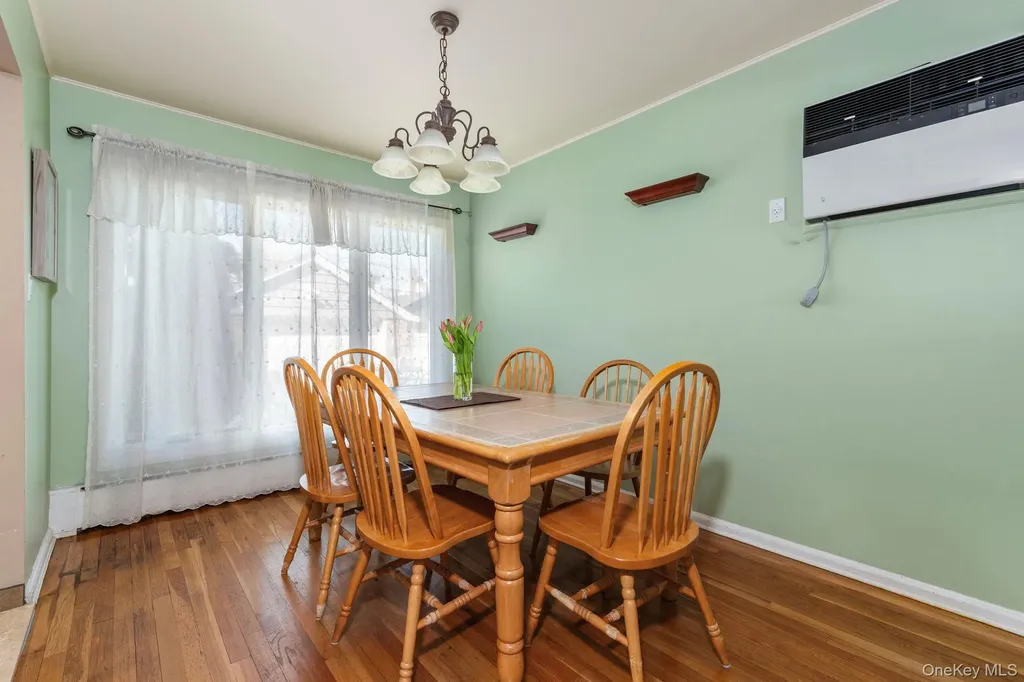 59 Pembrook Drive Mineola NY 11501