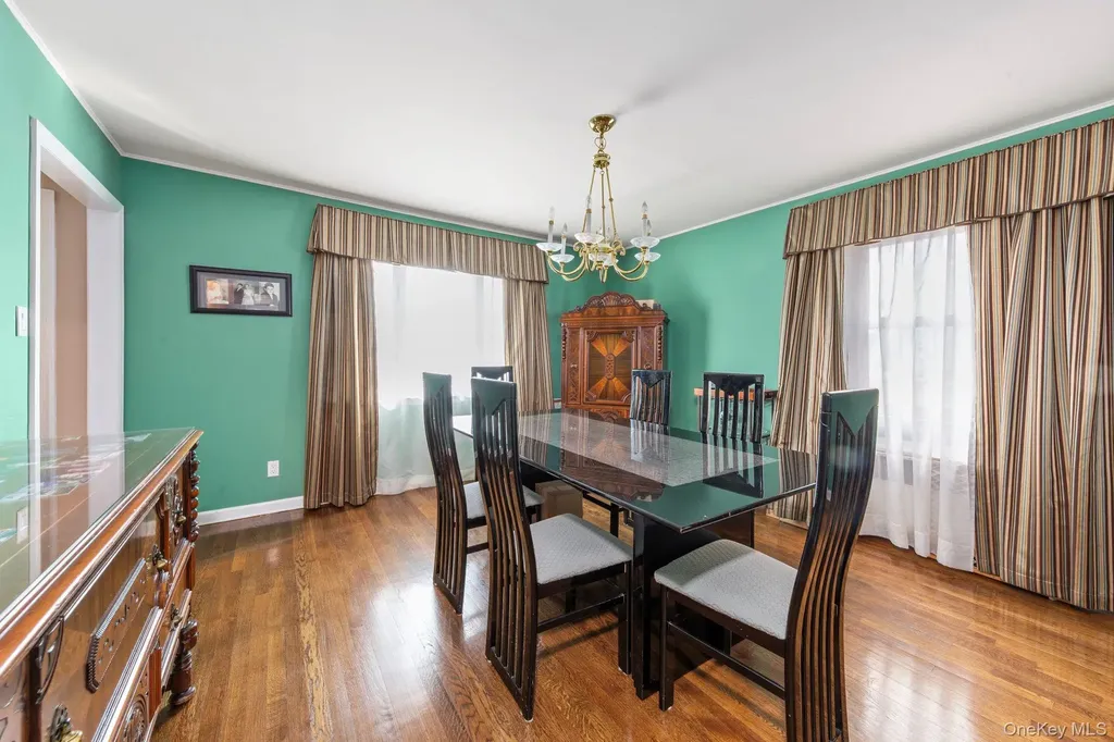 59 Pembrook Drive Mineola NY 11501