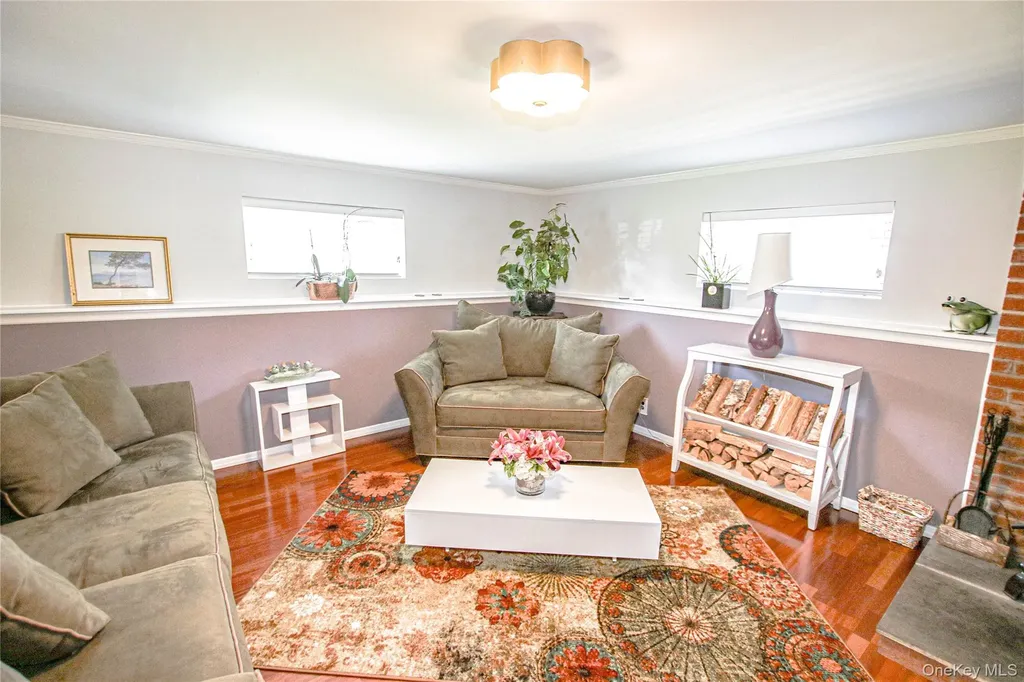 14 Townsend Place Syosset NY 11791