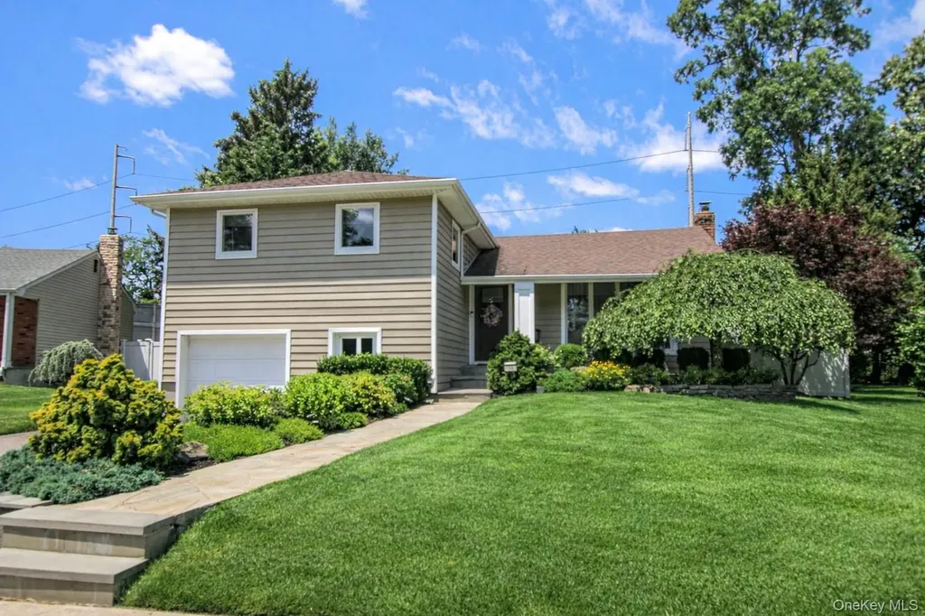 14 Townsend Place Syosset NY 11791