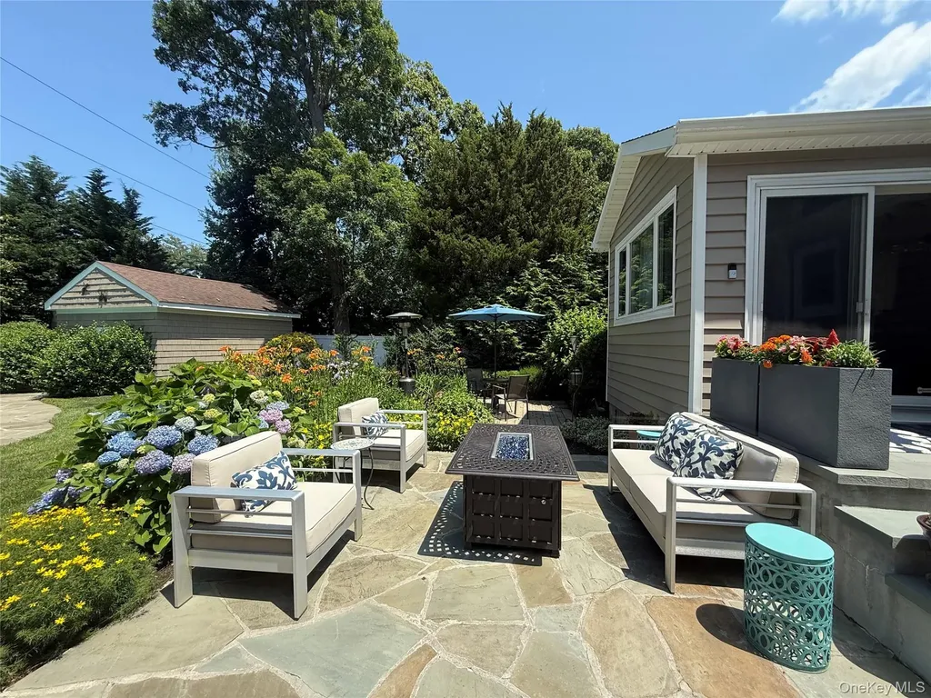 14 Townsend Place Syosset NY 11791
