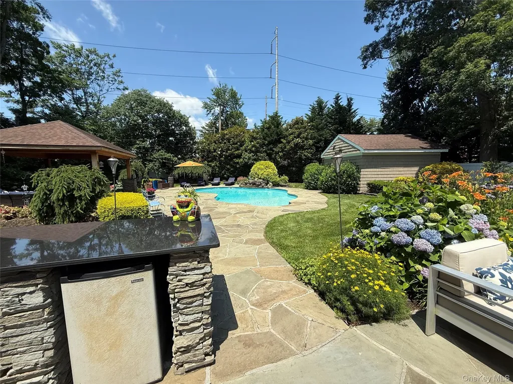 14 Townsend Place Syosset NY 11791